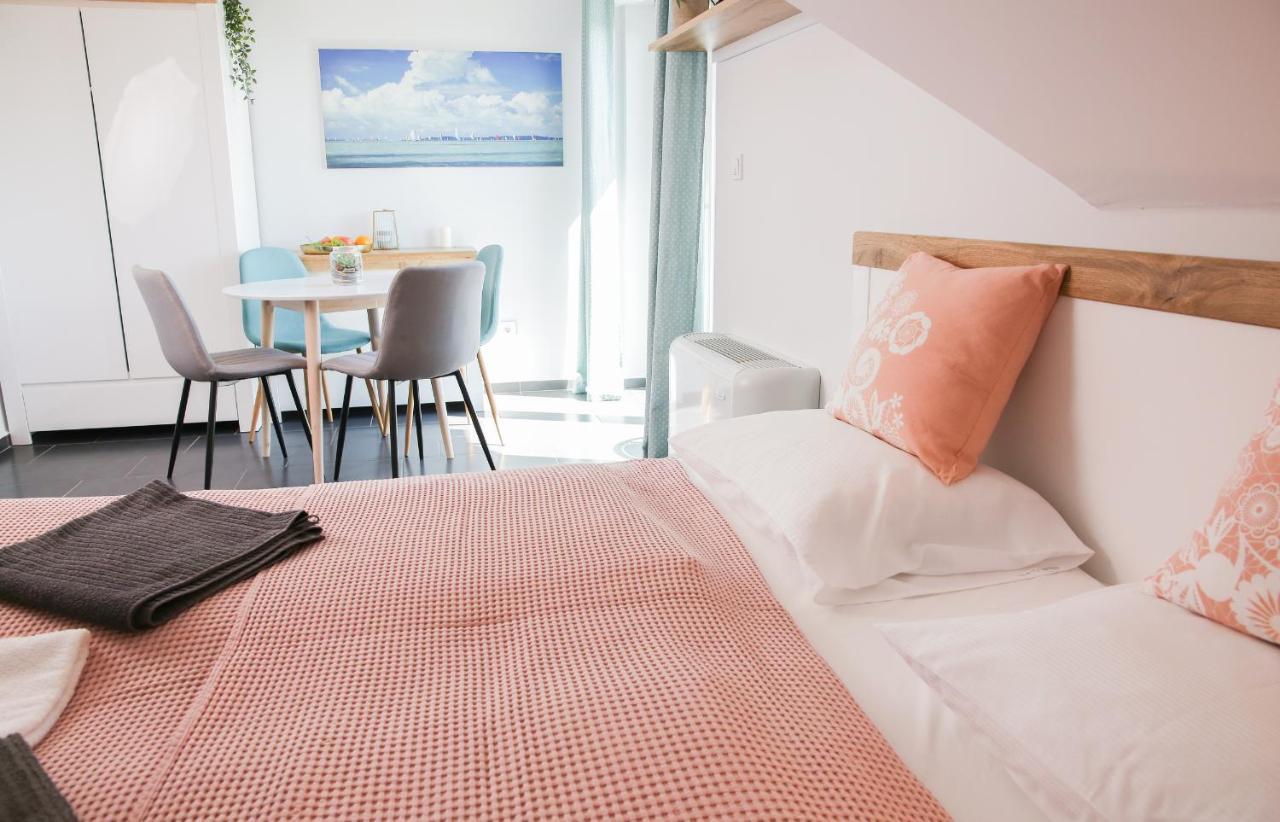 Balkon Apartmanház Panzió Balatonfüred Esterno foto
