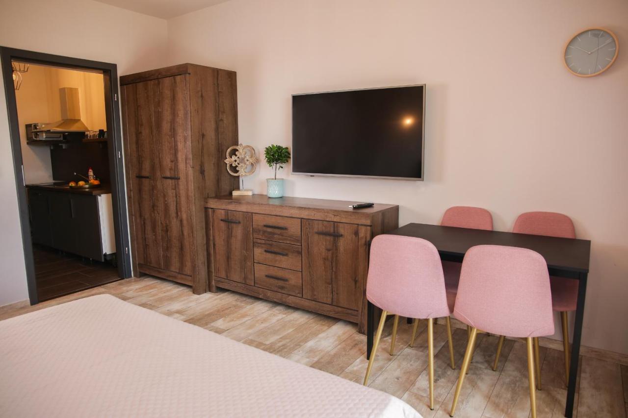 Balkon Apartmanház Panzió Balatonfüred Esterno foto
