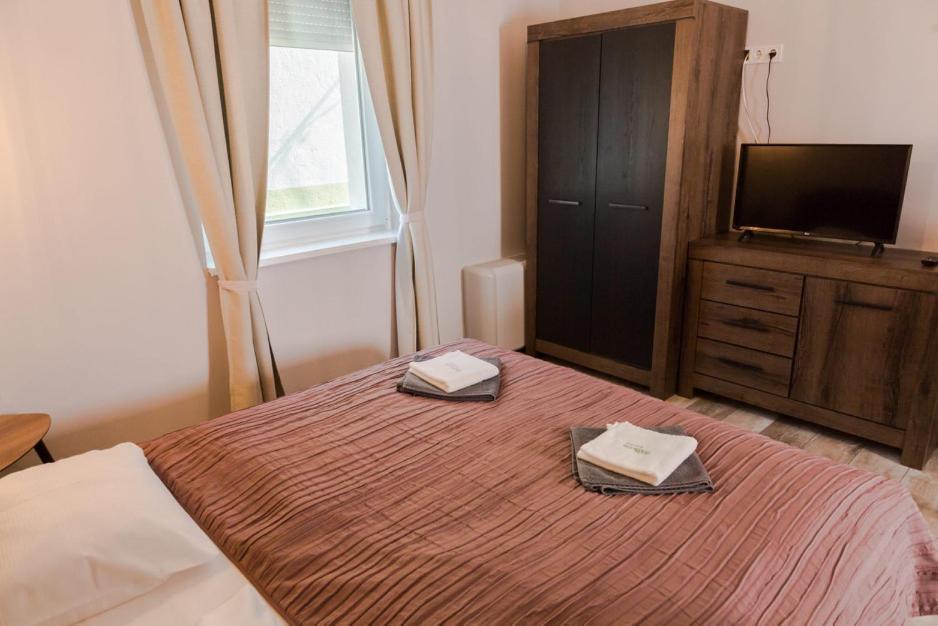 Balkon Apartmanház Panzió Balatonfüred Esterno foto