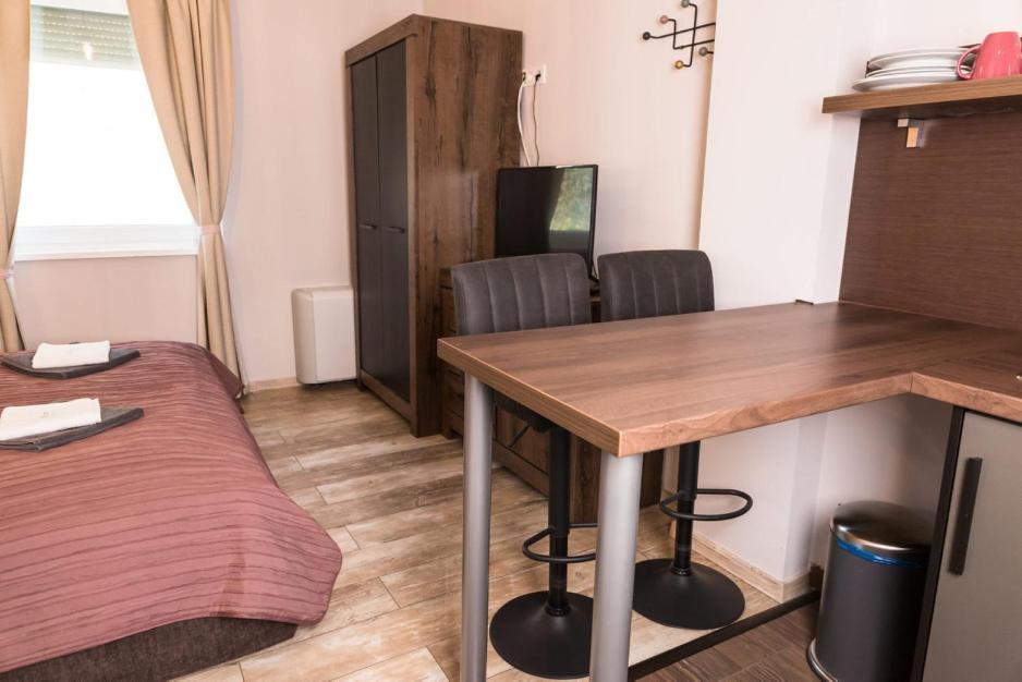 Balkon Apartmanház Panzió Balatonfüred Esterno foto