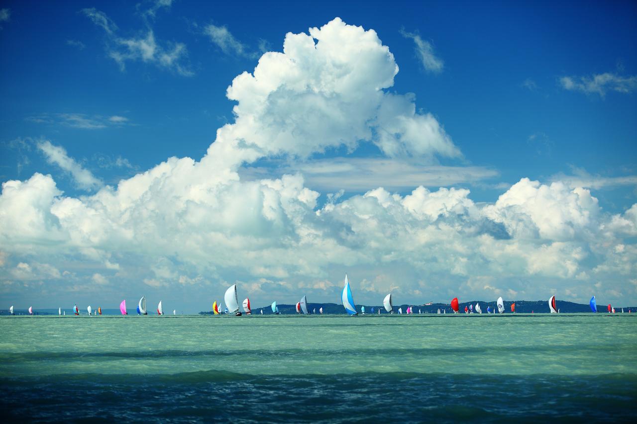 Balkon Apartmanház Panzió Balatonfüred Esterno foto